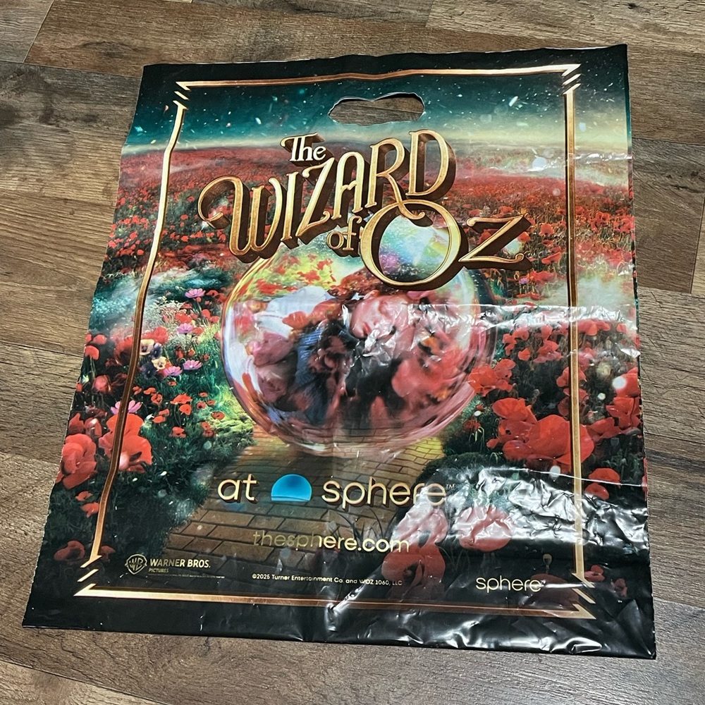 Rare The Wizard Of Oz The Sphere Las Vegas Gift Bag Dorthy Flowers